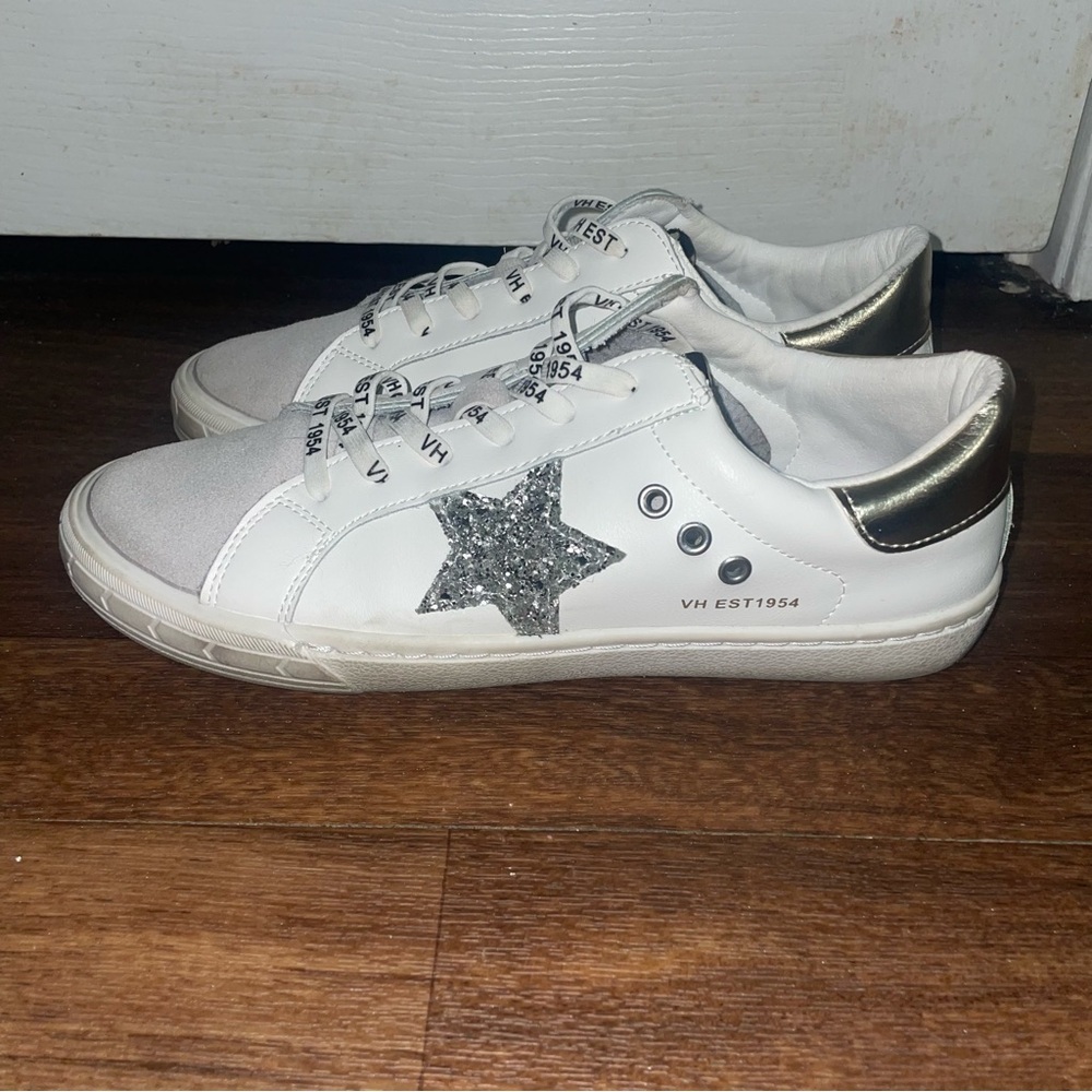 VINTAGE HAVANA Roxanne White And Silver Women's Sneaker Shoes Glitter Size 9 - Picture 2 of 6